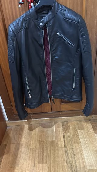 Chaqueta de cuero negra
