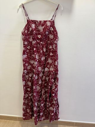 Vestido largo floral Stradivarius rojo