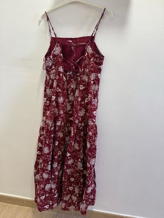 Vestido largo floral Stradivarius rojo