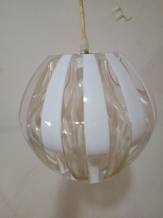 Lámpara de metacrilato transparente y blanca