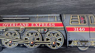Locomotora Japonesa de Chapa Overland Express