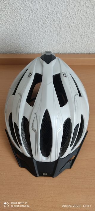 Casco de bicicleta negro