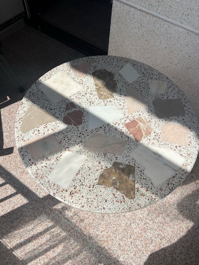 Mesa de terraza redonda de piedra de 80 cm