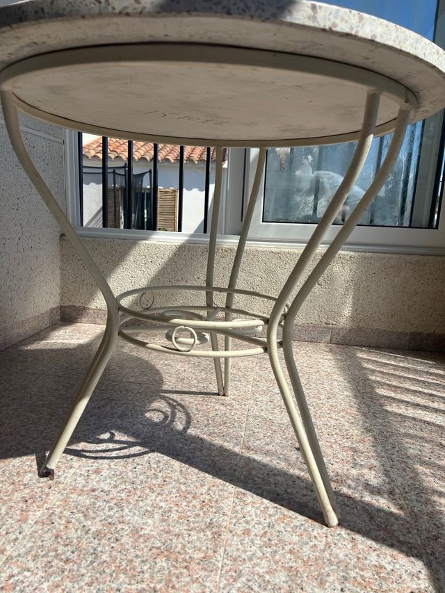 Mesa de terraza redonda de piedra de 80 cm