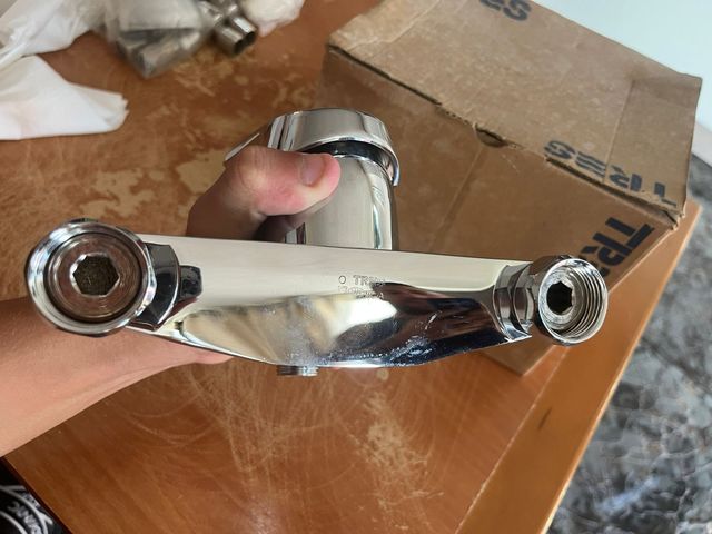 Rubinetto da cucina metallico argentato