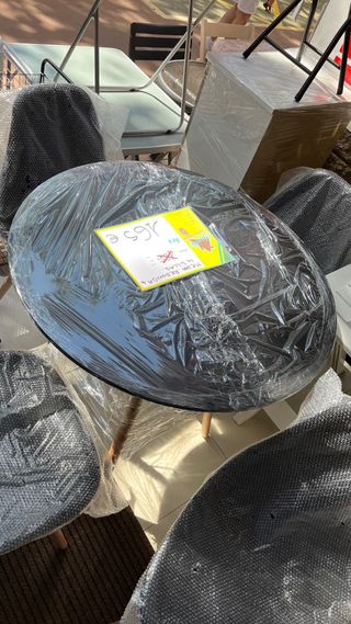 tavolo rotondo e 4 sedie nordiche