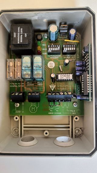 Cuadro Control Puertas Cyacsa + Mando