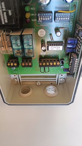 Cuadro Control Puertas Cyacsa + Mando