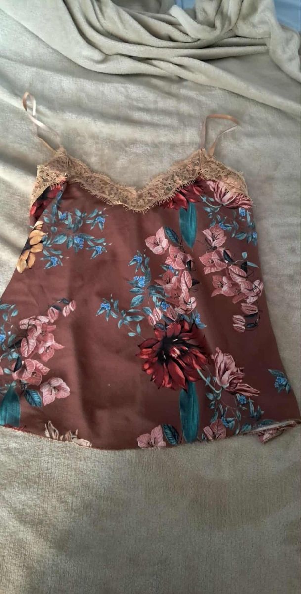 Pack 32 tops, crop tops y camisetas