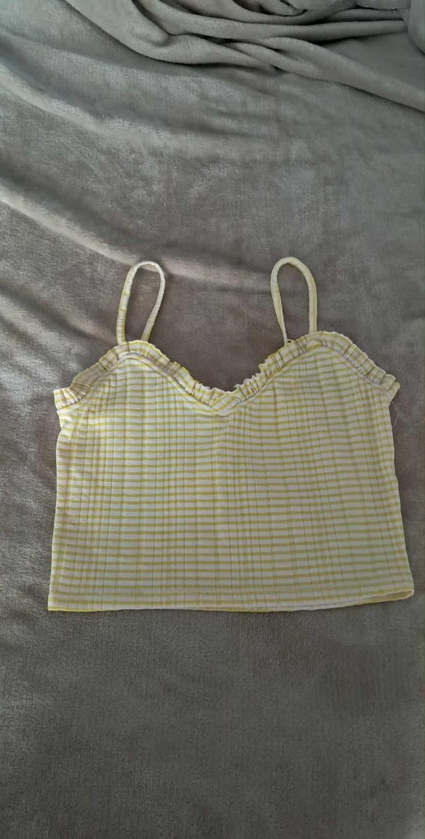 Pack 32 tops, crop tops y camisetas