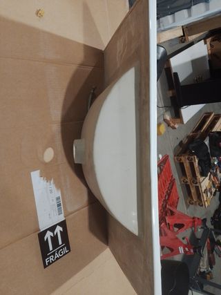 Lavabo de baño con grifo