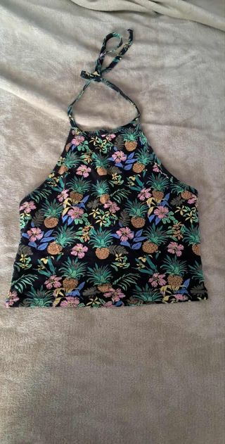 Pack 32 tops, crop tops y camisas
