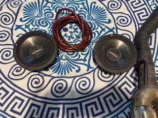 Tubo de escape  y altavoces  coral Opel Corsa B