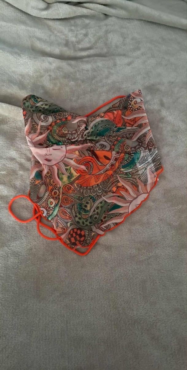 Pack 32 tops, crop tops y camisas