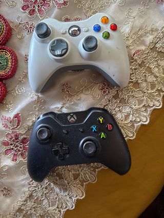 Mandos Xbox Blancos y Negros