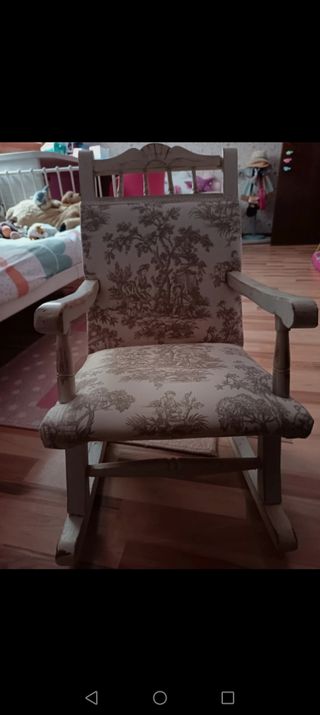 Mecedora infantil con estampado