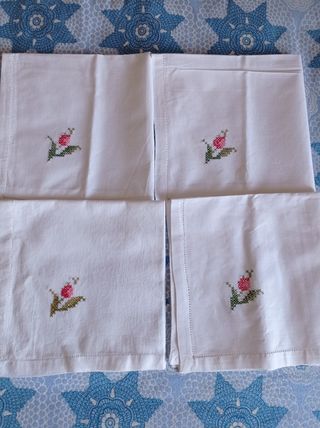Tovaglioli ricamati a mano vintage punto a croce