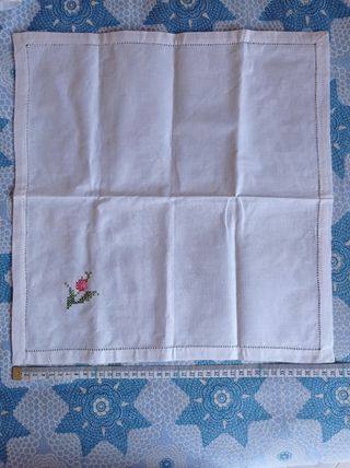 Tovaglioli ricamati a mano vintage punto a croce
