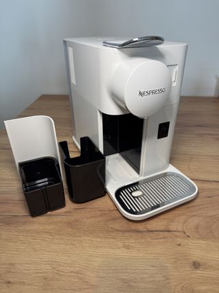 Cafetera Nespresso Lattissima One