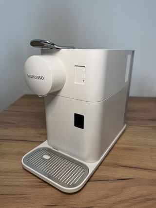 Cafetera Nespresso Lattissima One
