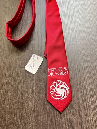 Corbata Roja La Casa del Dragón Juego de Tronos