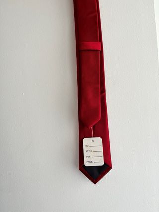 Corbata Roja La Casa del Dragón Juego de Tronos