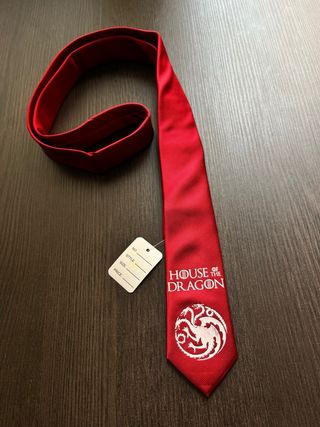 Corbata Roja La Casa del Dragón Juego de Tronos