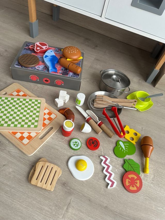 Cocinita de madera Lidl con accesorios