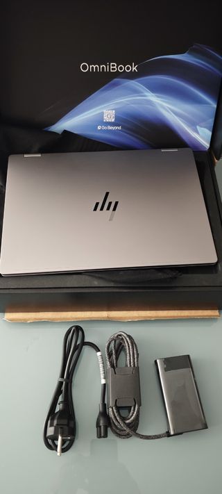 Portátil HP Omni Book Gris
