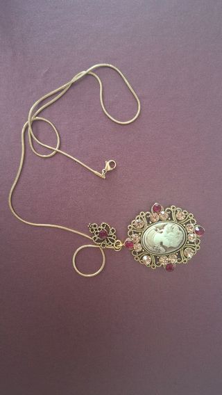 Colgante abanico vintage con camafeo y piedras