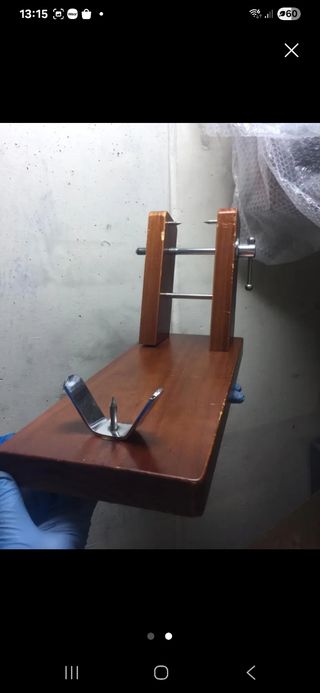 Jamonero de madera. SEVILLA