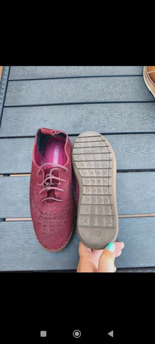 Mocasines blanditos rojos y marrones