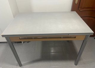 Mesa de cocina extensible gris