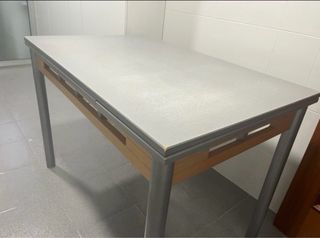 Mesa de cocina extensible gris