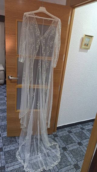 Vestido de Novia Blanco con chaqueta de pedrería 