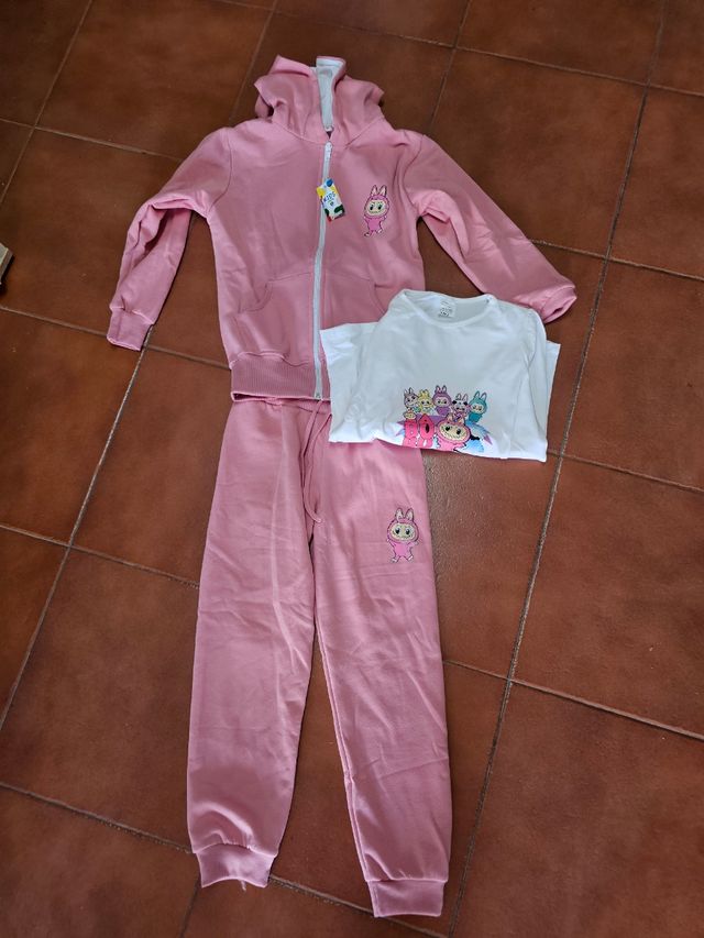 Chándal Labubu rosa