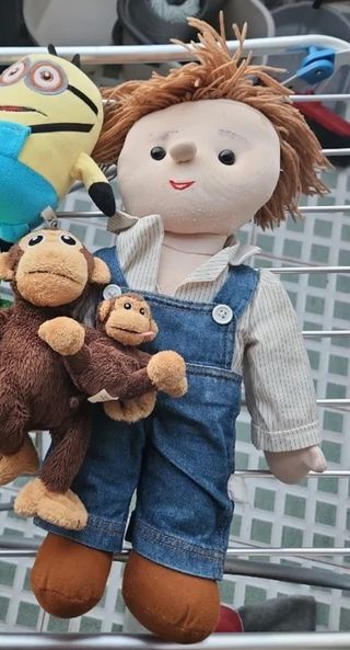 Muñeco de peluche castaño