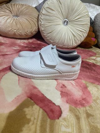 Zuecos Dian Talla 40 Blancos
