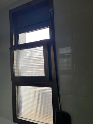 Ventanas y puertas de aluminio color bronce