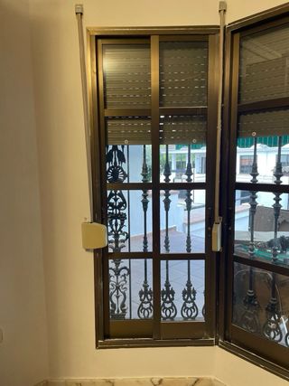 Ventanas y puertas de aluminio color bronce