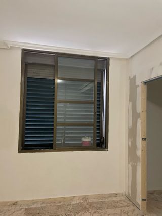 Ventanas y puertas de aluminio color bronce