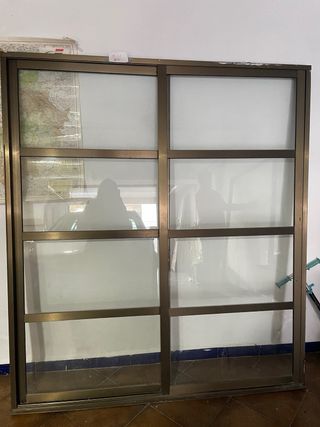 Ventanas y puertas de aluminio color bronce