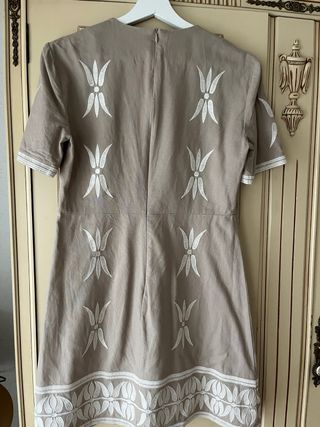 Vestido ZARA beige con bordados