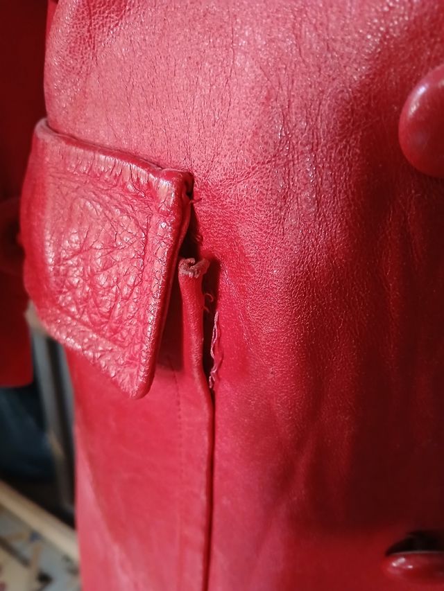 Abrigo de cuero rojo vintage años 70