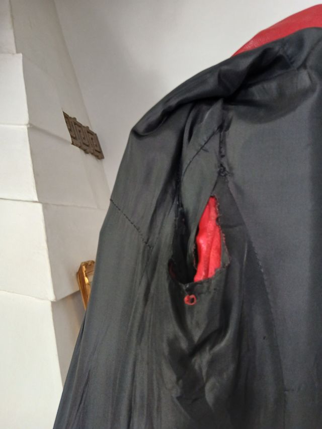 Abrigo de cuero rojo vintage años 70