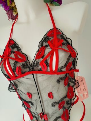 Body Lencero Sexy Negro y Rojo con Etiqueta
