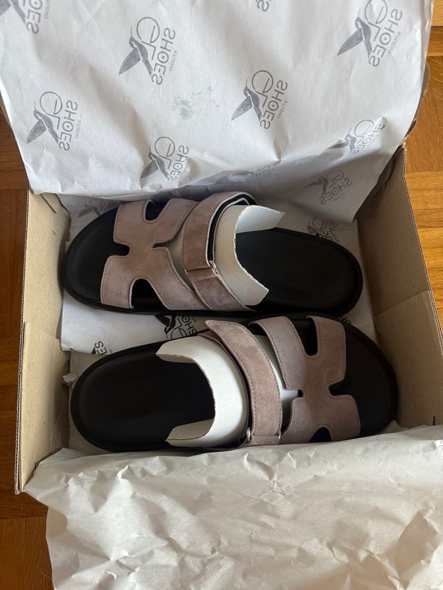 Chanclas de cuero moca