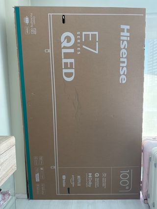 TV Hisense E7 QLED 100 negro.