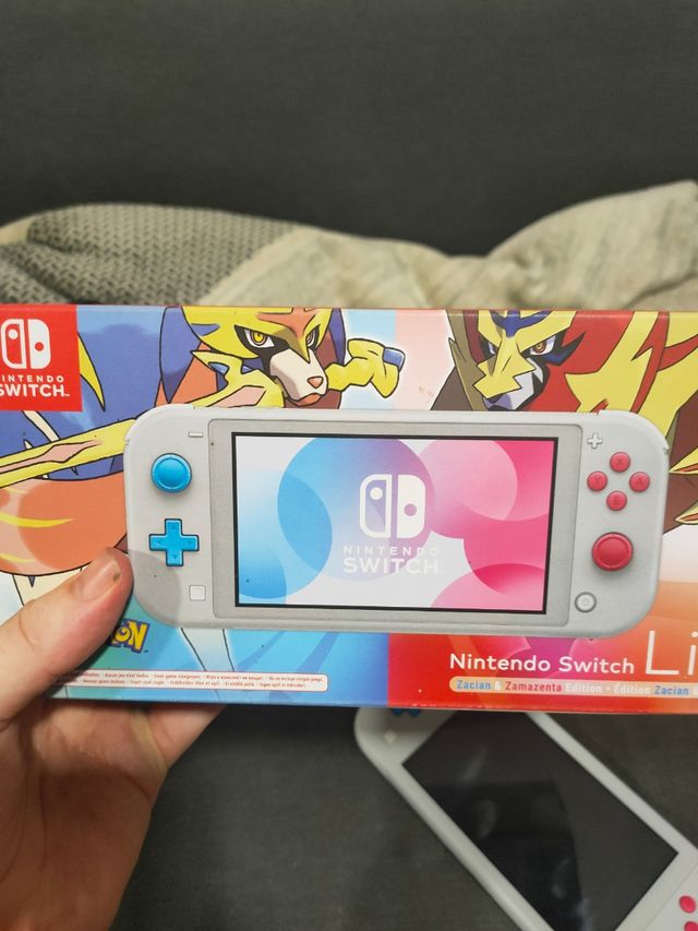 Nintendo Switch Lite Edición Zacian Zamazenta