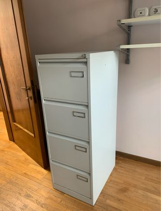 Archivio metallo grigio 4 cassetti